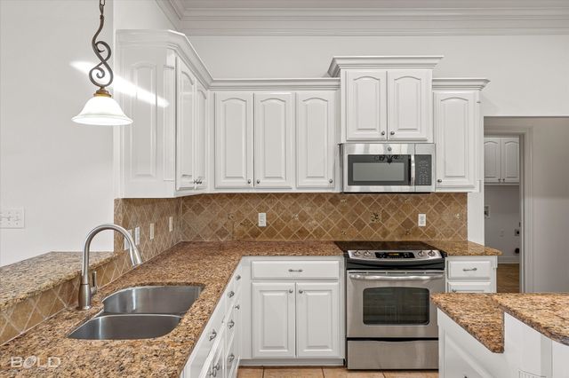 524 Half Moon Lane, Bossier City, LA 71111