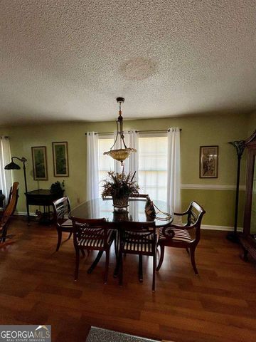 103 Meadowood Lane, Fitzgerald, GA 31750