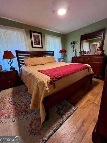 103 Meadowood Lane, Fitzgerald, GA 31750