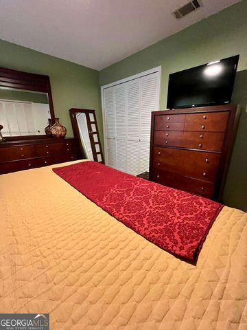 103 Meadowood Lane, Fitzgerald, GA 31750