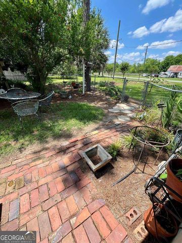103 Meadowood Lane, Fitzgerald, GA 31750