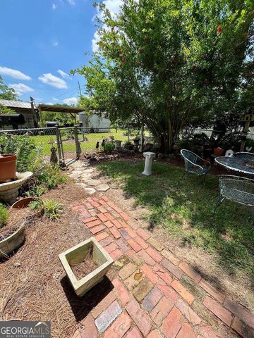 103 Meadowood Lane, Fitzgerald, GA 31750