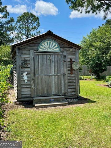 103 Meadowood Lane, Fitzgerald, GA 31750