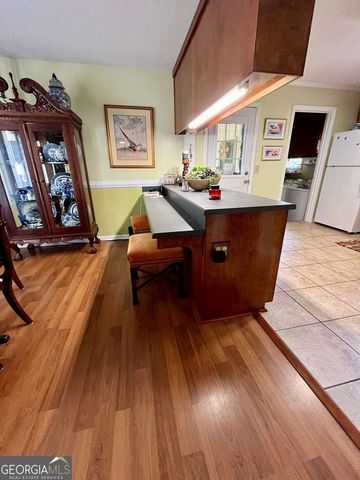 103 Meadowood Lane, Fitzgerald, GA 31750