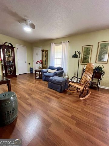103 Meadowood Lane, Fitzgerald, GA 31750
