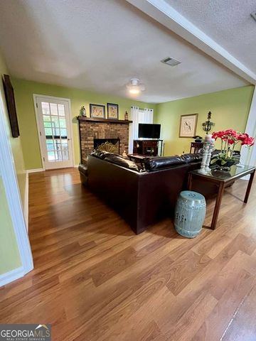 103 Meadowood Lane, Fitzgerald, GA 31750