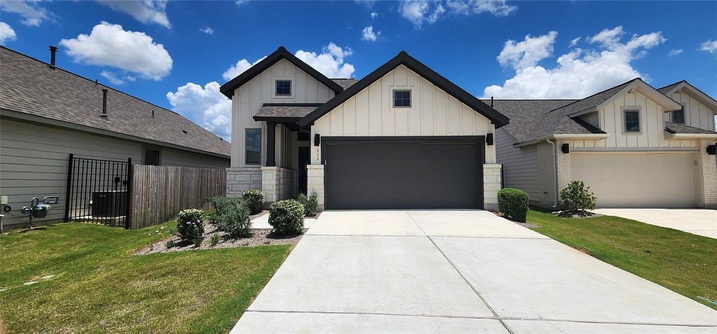 628 Los Olives LN, Liberty Hill, TX 78641