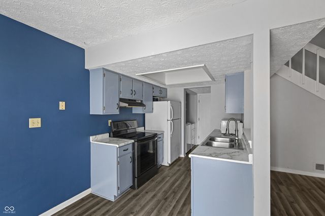 2524 Chaseway Court, Indianapolis, IN 46268