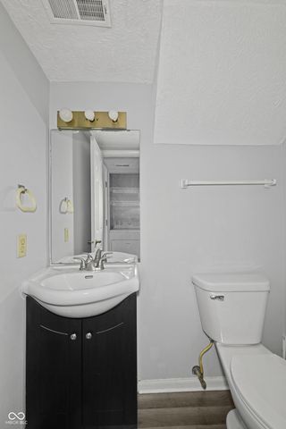 2524 Chaseway Court, Indianapolis, IN 46268