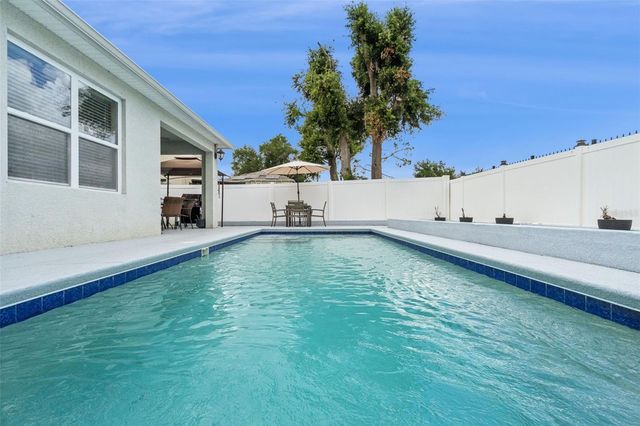 5946 CHURCHILL SQ WAY, Groveland, FL 34736