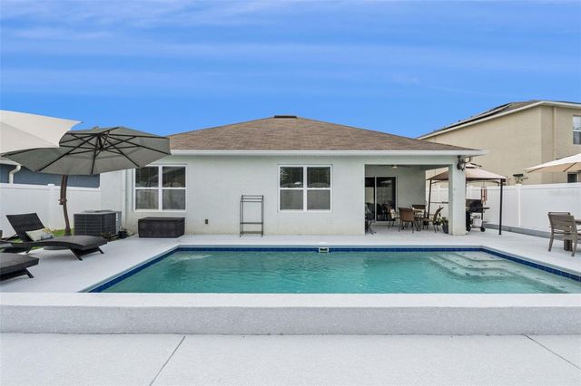 5946 CHURCHILL SQ WAY, Groveland, FL 34736