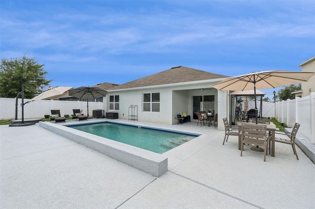 5946 CHURCHILL SQ WAY, Groveland, FL 34736