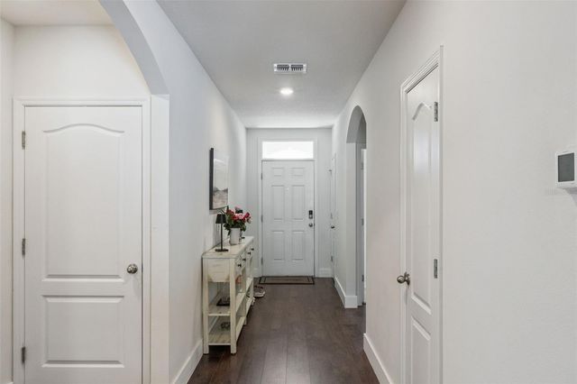 5946 CHURCHILL SQ WAY, Groveland, FL 34736