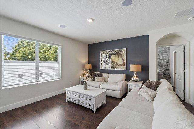 5946 CHURCHILL SQ WAY, Groveland, FL 34736