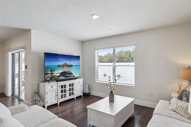 5946 CHURCHILL SQ WAY, Groveland, FL 34736