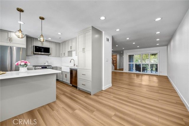 9502 Via Salerno, Burbank, CA 91504