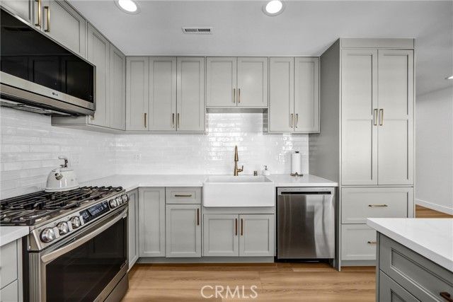 9502 Via Salerno, Burbank, CA 91504