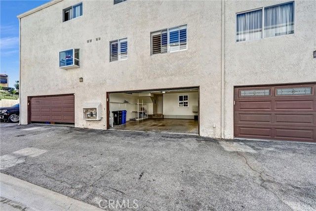 9502 Via Salerno, Burbank, CA 91504