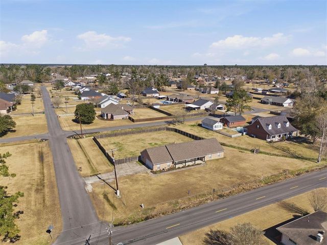 1442 Campfire Rd Road, Lake Charles, LA 70611