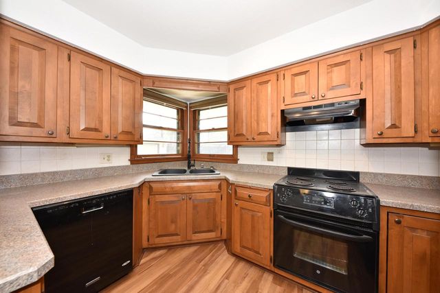 2964 104th STREET, West Allis, WI 53227