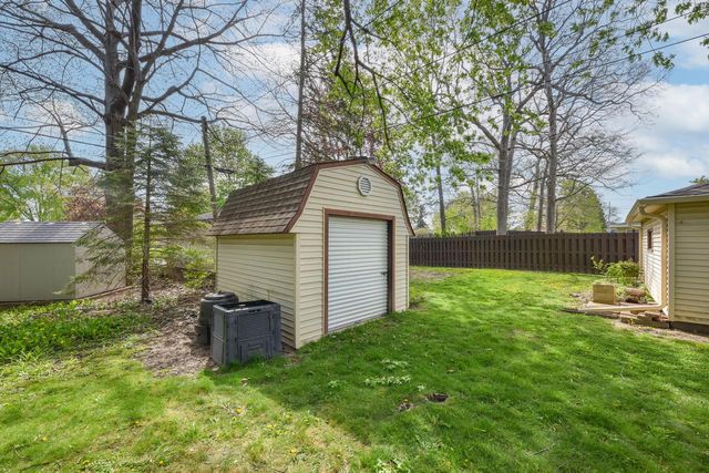 2964 104th STREET, West Allis, WI 53227