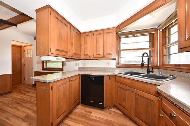 2964 104th STREET, West Allis, WI 53227