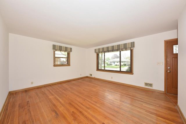 2964 104th STREET, West Allis, WI 53227