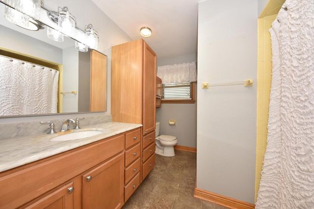 2964 104th STREET, West Allis, WI 53227
