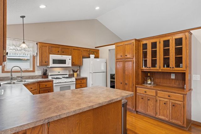 6345 Bailey Trail, Inver Grove Heights, MN 55077