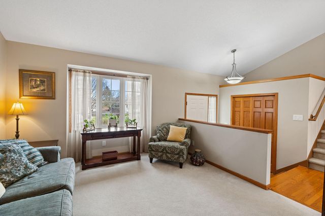 6345 Bailey Trail, Inver Grove Heights, MN 55077