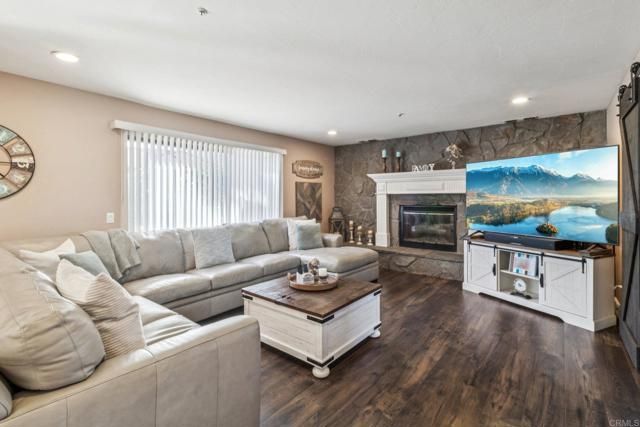 29950 Robbie Ln, Vista, CA 92084