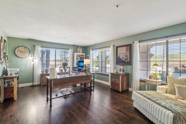 29950 Robbie Ln, Vista, CA 92084