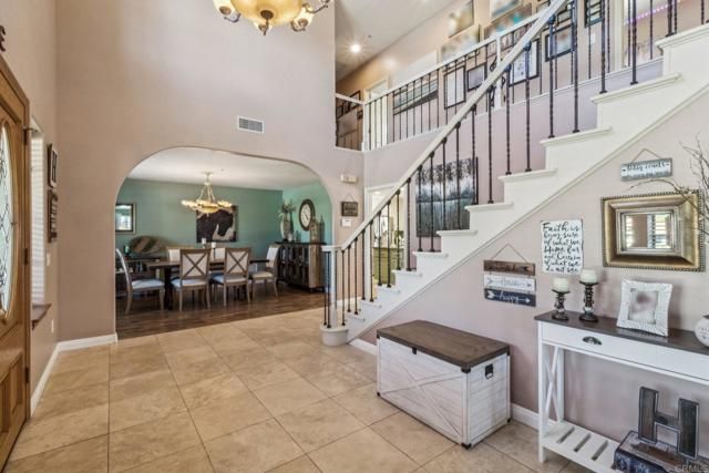 29950 Robbie Ln, Vista, CA 92084