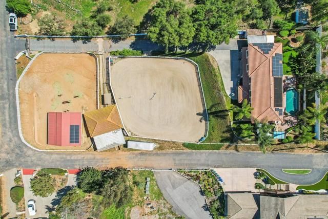 29950 Robbie Ln, Vista, CA 92084