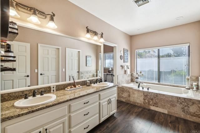 29950 Robbie Ln, Vista, CA 92084