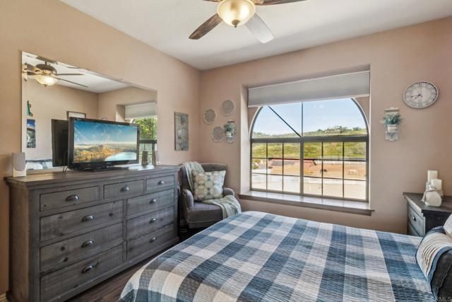 29950 Robbie Ln, Vista, CA 92084