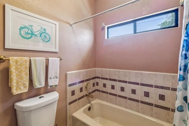 29950 Robbie Ln, Vista, CA 92084