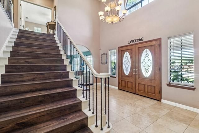 29950 Robbie Ln, Vista, CA 92084