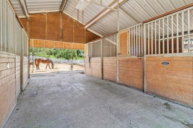 29950 Robbie Ln, Vista, CA 92084