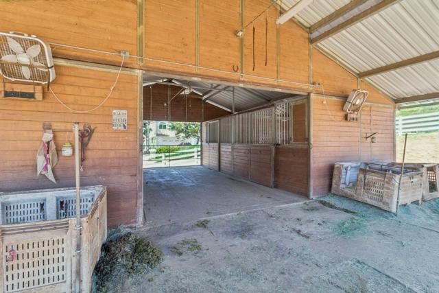 29950 Robbie Ln, Vista, CA 92084