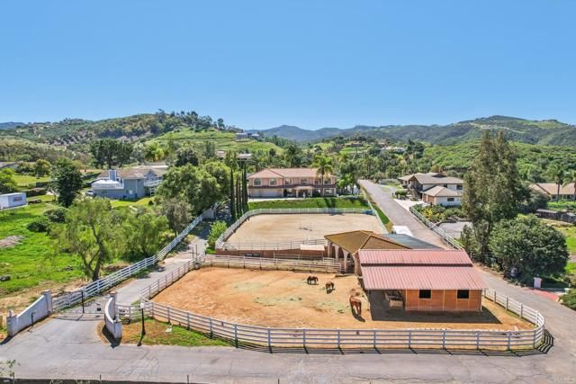 29950 Robbie Ln, Vista, CA 92084