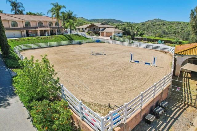 29950 Robbie Ln, Vista, CA 92084