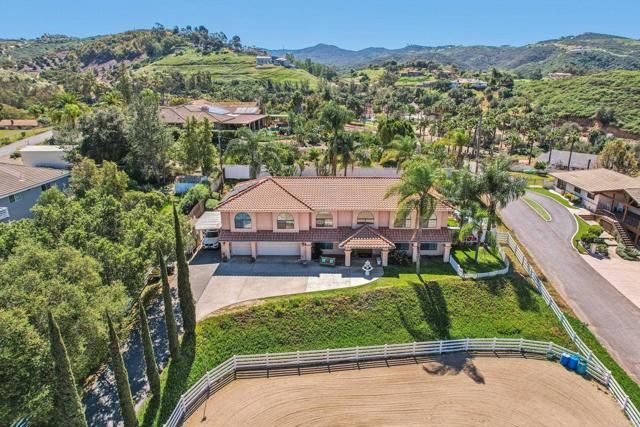 29950 Robbie Ln, Vista, CA 92084