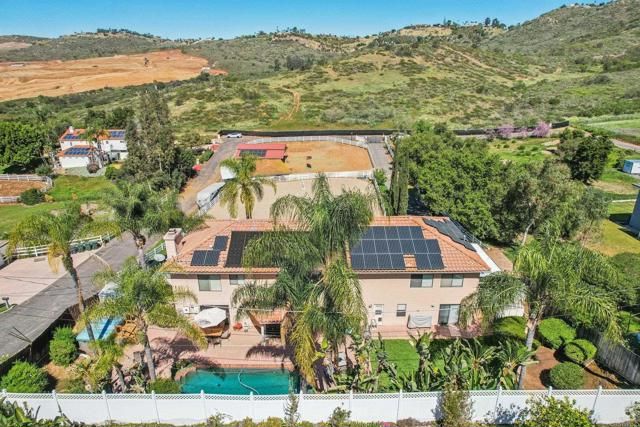 29950 Robbie Ln, Vista, CA 92084