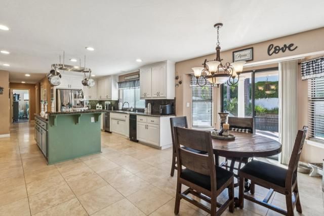 29950 Robbie Ln, Vista, CA 92084