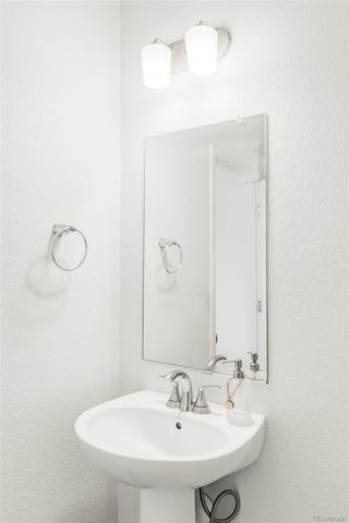 21208 E 63rd Avenue, Aurora, CO 80019