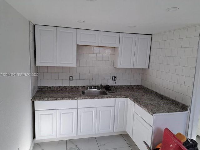 511 NW 62nd Ave, Miami, FL 33126