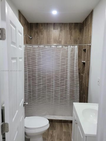 511 NW 62nd Ave, Miami, FL 33126