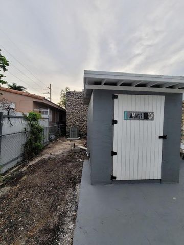511 NW 62nd Ave, Miami, FL 33126