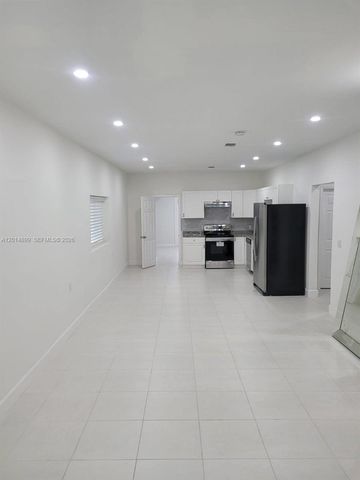 511 NW 62nd Ave, Miami, FL 33126